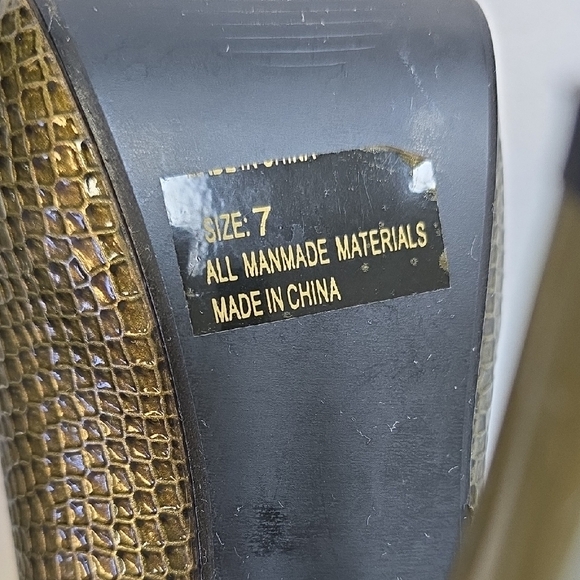 Qupid Olive and Gold Textured Heels - Picture 2 of 7